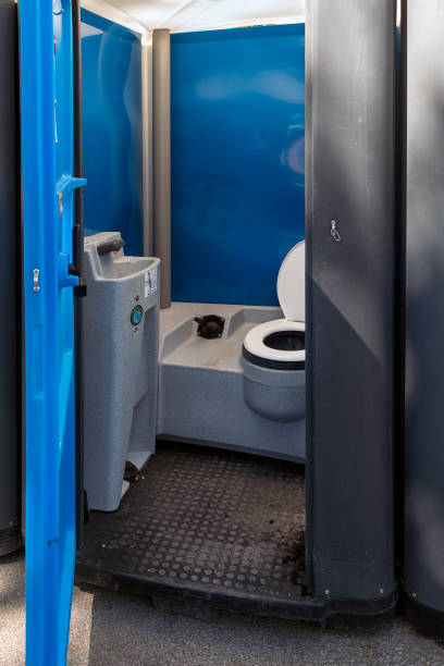 Best Portable bathroom rental  in Kalona, IA